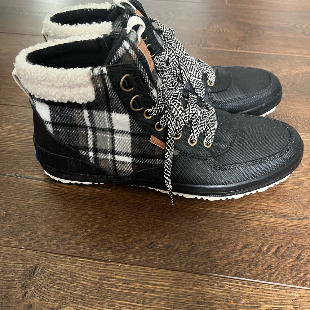 BRAND NEW IN BOX Women’s Keds Black and White Plaid Sneaker Boots